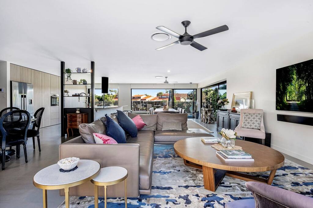 Short-Term Rental Property Management Guide